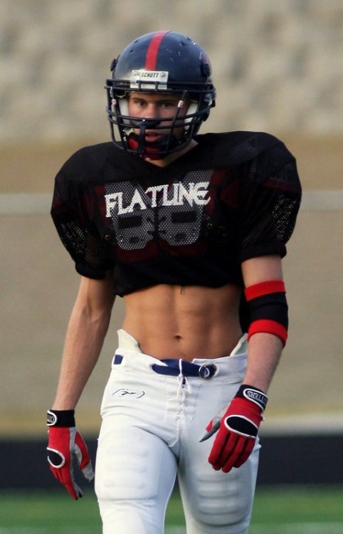 jockloverspics:  Football by john4jet on Flickr 