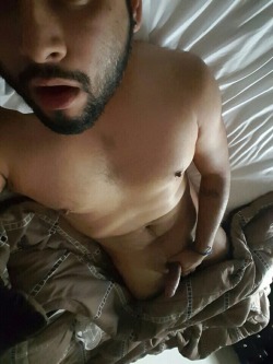 hands0mebat88:  Love sleeping naked…only if someone could assist with morning wood.  I believe straight guys are better to play around with!😋😛