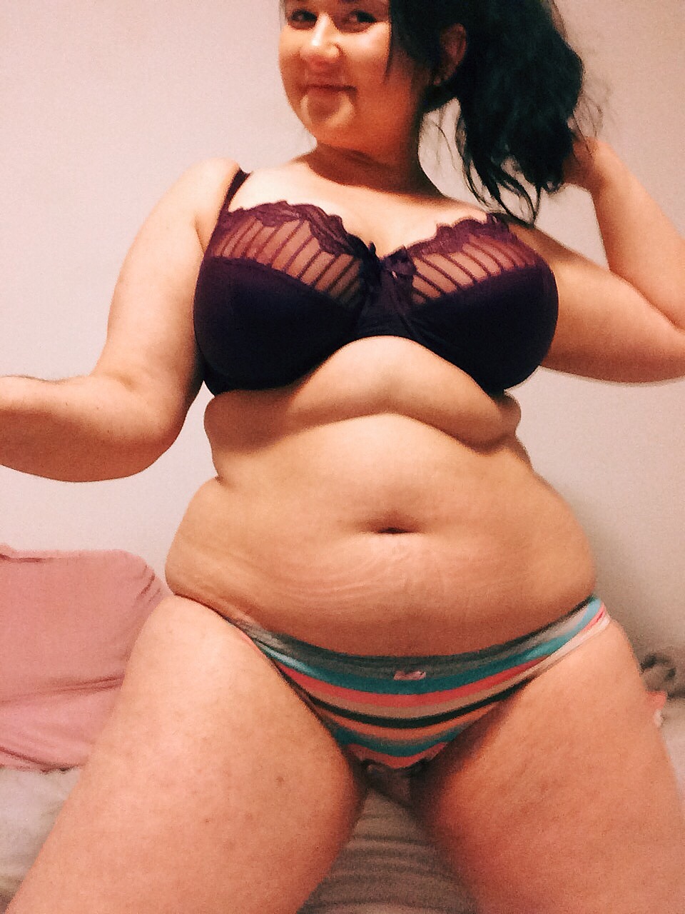 peachieskin:  I swear I have like no matching panty bra combos lol 😂   (Reblog
