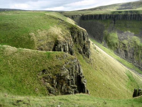 Whin SillWhen molten rock is rising up from the depths of the Earth towards the surface it often fre