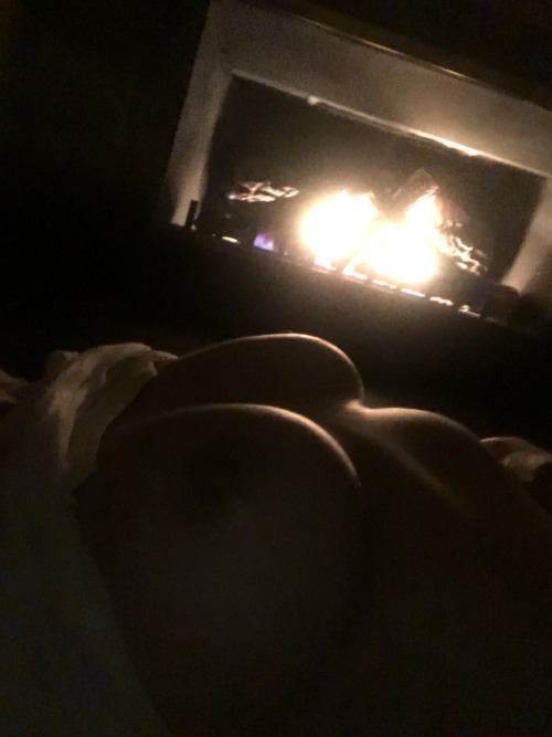 smoothsailing69:Stretching out by the fire. Beautiful!