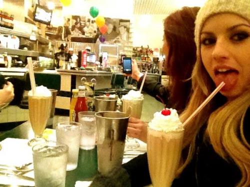 http://lexibelle100.tumblr.com/post/81565288807