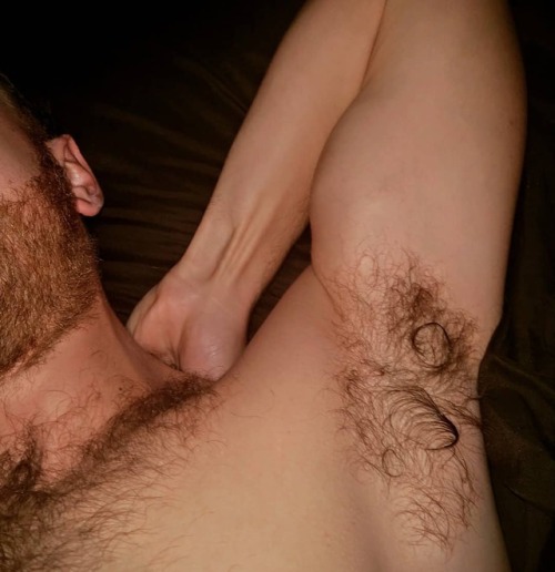 sweatyhairylickable:leojay-nsfw:Who else likes sweaty pits? #gay #pits #sweatypits #hairypits #sweat