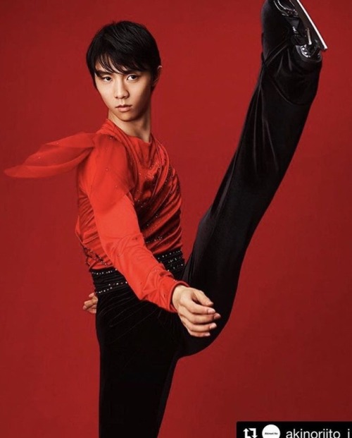 ⛸Fav Hanyu Moves⛸ #7 High Kicks Especially for the rock style programs!❤️ BONUS: fallen Yuzu casuall