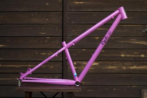 cyclobicycles:  This is a small Totxo for 26" wheels. Full columbus Zona tubeset with 44mm ID h