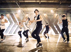 krisyeol:  EXO - Growl 으르렁 Flawless choreography      