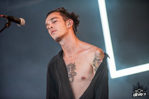 healydanes:Matty Healy // Optimus Alive [x]