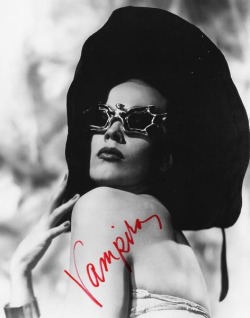 theniftyfifties:  Vampira 