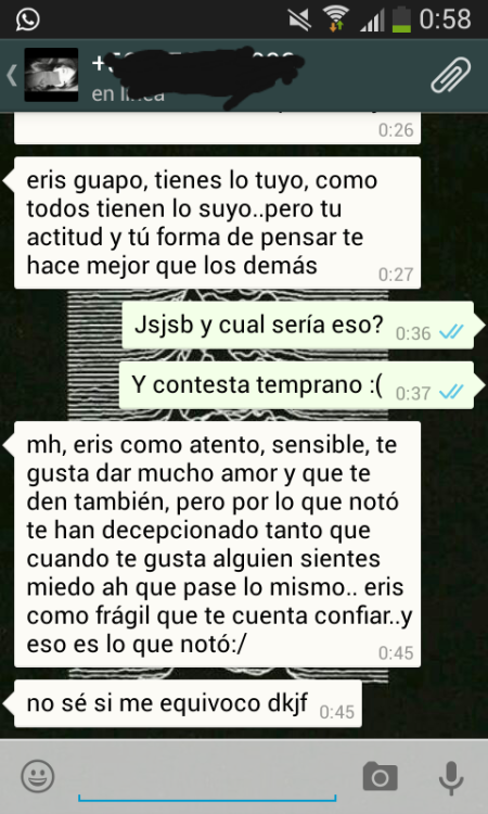 miserable-con-suerte:  Conversando con la voy—y—vuelvo (kathy), igual me cae bien la loca♥  