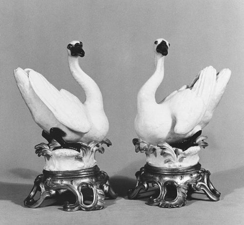 met-european-sculpture:Swan (one of a pair) by Meissen Manufactory, Metropolitan Museum of Art: Euro