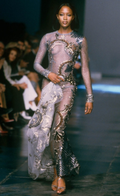 Quickweaves:naomihitme:  Naomi, Gianfranco Ferré Fall/Winter 1998   Her Most Potent