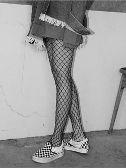 ladybluefox666:  fishnets