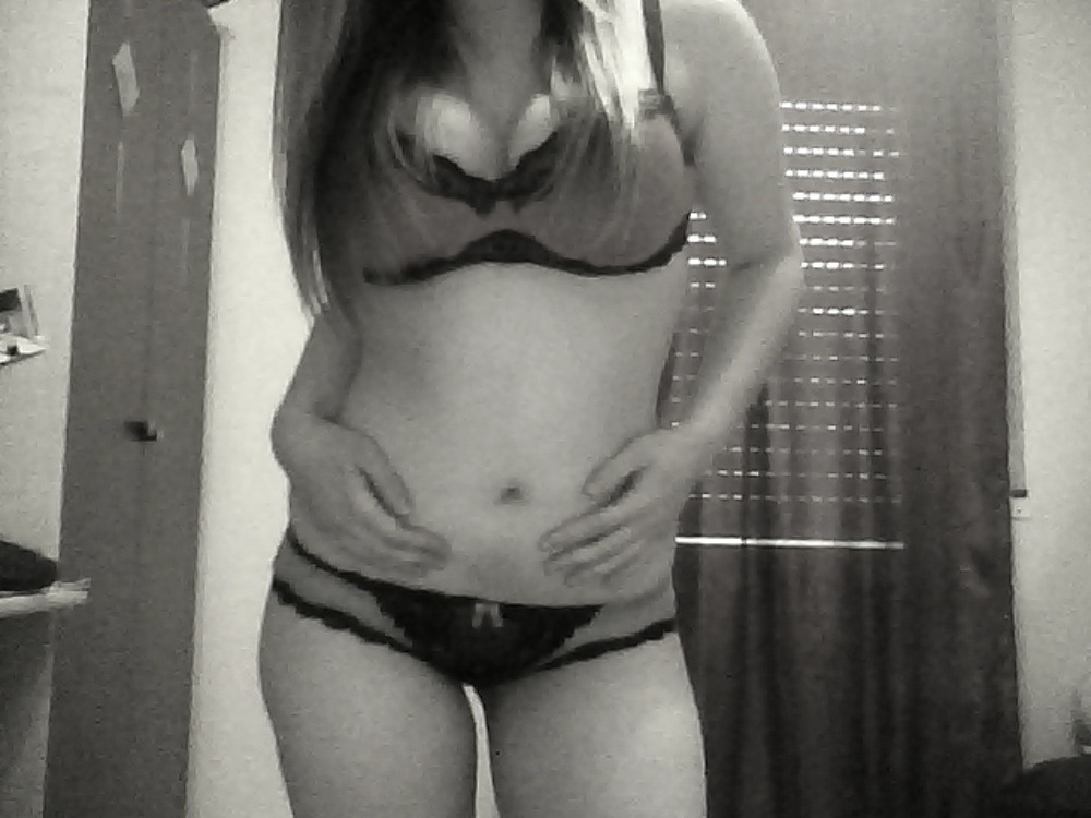 keep-that-dick-hard:  This is for all the people who wanted a full body pic. I am