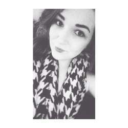 wish i could bring it back to the start&hellip;💕 #me #myface #my #face #personal #lyrics #selfie #girl #scarf #black #blackwhite