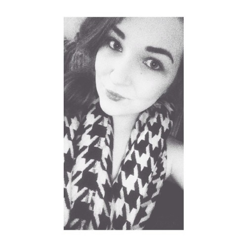 wish i could bring it back to the start…💕 #me #myface #my #face #personal #lyrics #selfie #girl #scarf #black #blackwhite