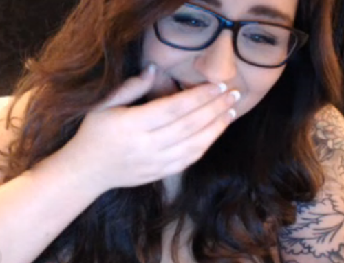 temptedbyangel:  This is the set of faces that Taylor goes through when she gets the BIG tips. Note the “Oh my gosh” followed by the traditional housewifeswag crying. This is why we love Taylor.