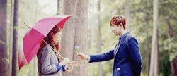 youreariel:  yeol’s magic trick // on a side note when is someone gonna propose to me like this  