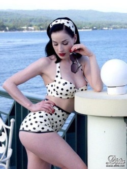 alternative-pinup:  Alternative Pinup girl