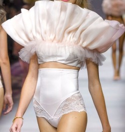 moongloss:  Details at Etam spring 2017 