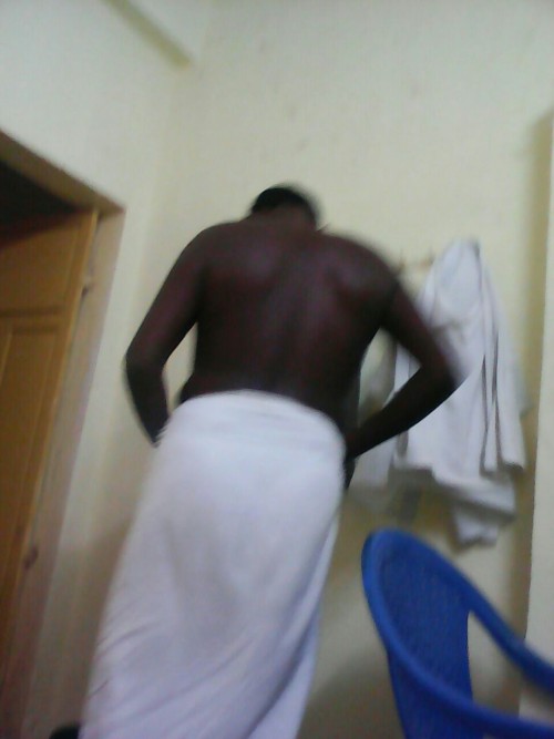 johnyjohnycbe:  blackloverin:  Uncle in show   Maatunaru mama.. super shots…