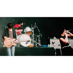 thestrokesargentinafans:  erina_uemuraザ・ストロークス 🙆🏻The Strokes at Summer Sonic Fest Tokyo 2003🇯🇵🇯🇵🇯🇵photo by ©ERINA UEMURA.