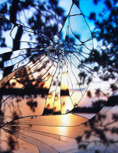 sixpenceee:  Pictures of Sunsets through Shattered Mirrors by Bing Wright 