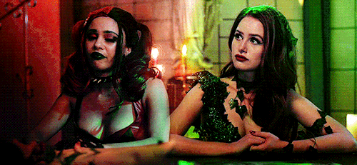 veronica-lodge:  “So, what do you think, Ms. Isley? Are we ready for any trick-or-treaters that might come our way?” “Oh, we’re ready for a lot of things about now Ms. Quinn.”