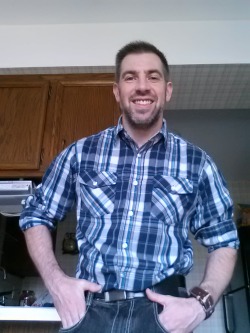 chgobator:  wiscthor2:  Starting to become a Paul Bunyan! See more of me at http://wiscthor2.tumblr.com/   he is too fucking HOT