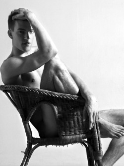 mirecos:  boyswithoutbriefs:  Seated nude  ~ ★ Follow me 🍃 mirecos.tumblr.com ★ ~