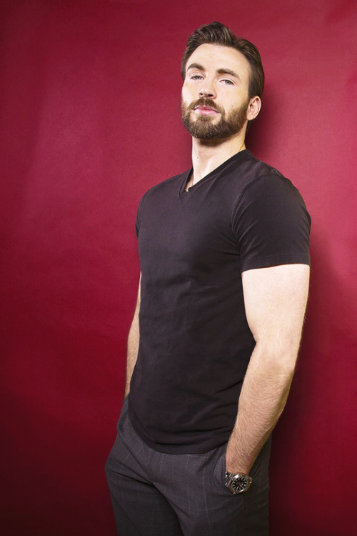 chrisevansedits:Chris Evans photographed by Robert Gauthier