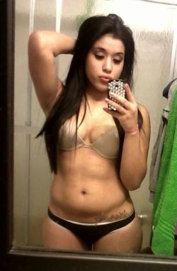 lovelyxxxlatinas:  LovelyXXXLatinas  So Damn Sexy