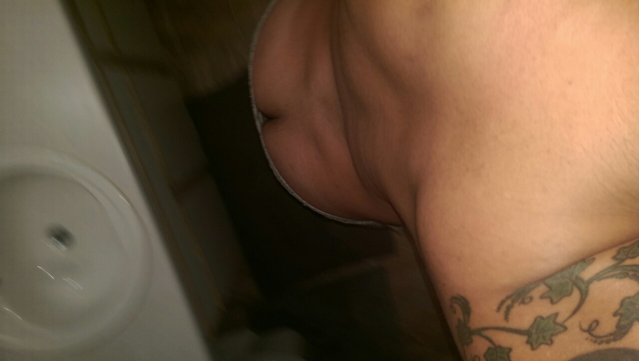 cubrocker86:  Some Turkey Day ass for you boys ;) 😈😈😈🐻🐻🐻 
