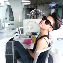 blueklectic:  estherquek:  Chilling at #WooBar #WHotel #Bali while waiting for our villa to be ready. Can’t wait for this well deserved break… #yolo #vacation  (at WOO BAR @  W Retreat &amp; Spa Seminyak Bali)  She is really living the life