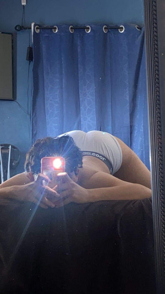 Con Mi Espalda Me Estiro