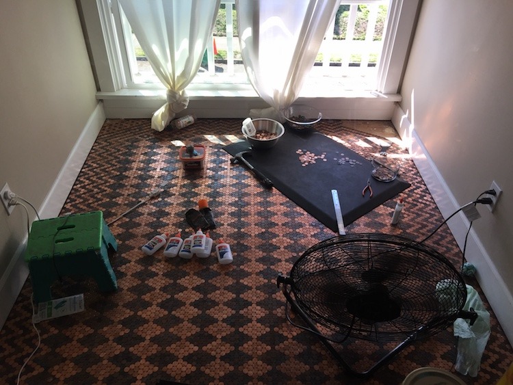 mymodernmet:DIY Renovation Uses 13,000 Pennies to Create Stunning Patterned Floor