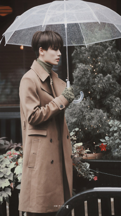 caixukun-9: LIN YANJUN in nyccr. INITIALE