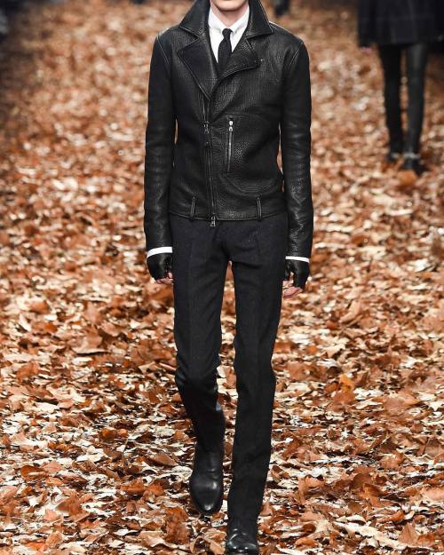 John Varvatos knows what we want! #menswear #mensstyle #johnvarvatos #voguerunway #fall15 #runway #f