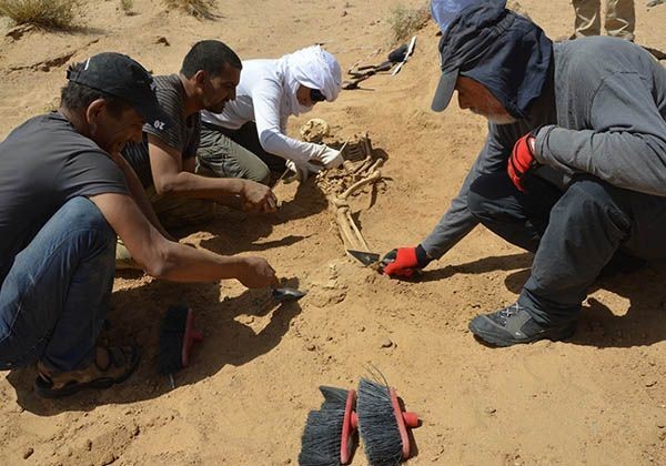 12. juli. Spanske rettsmedisinere som har gravd ut flere massegraver av døde saharawier har lansert en ny rapport om en ny massegrav. Last ned rapporten her (på spansk). Rapporten ber FN å sikre at tilsvarende massegraver i de Marokko-okkuperte...