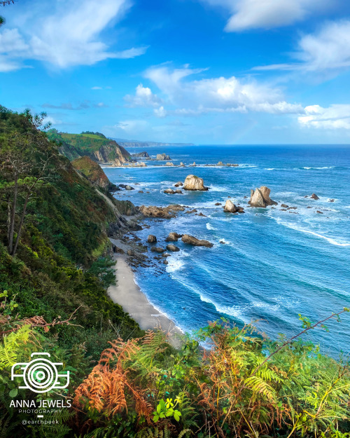 Silence Beach - Spain (by Anna Jewels (@earthpeek)) www.instagram.com/earthpeek/ 