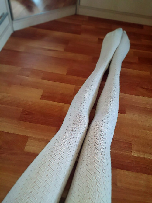 pur-purblr:  my pantyhose~