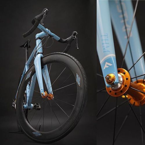crossgram:  @festka XCR Modern Batak, bellos detalles fuente: cycleexif.com #bikeporn #bikesforever 