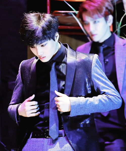 kimjongsnoona:  ©