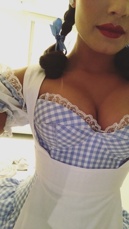 h0ttestcelebrities: Demi Lovato Top work.