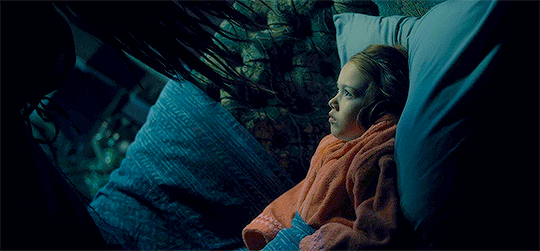 supremeleaderkylorens: The Haunting of Hill House: 1.01 “Steven Sees a Ghost”