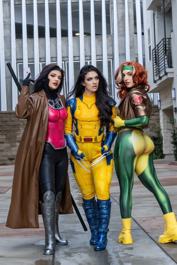 choose your fighter!
Gambit rule 63 cosplay by Hannah Klein, Wolverine cosplay by ZoogirlQ, Rogue cosplay by Missbricosplay