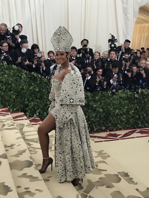 thebigsue:Rihanna at the 2018 Met Gala