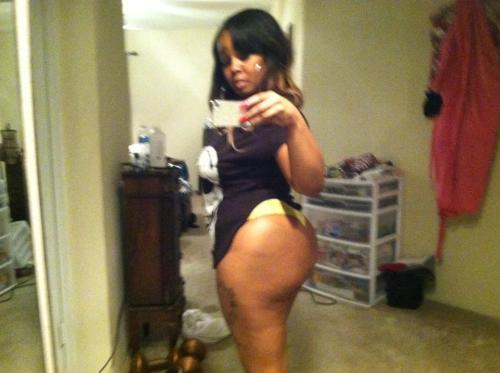 spkrboxxxisblackdynomite:  the thickness factor here is INSANE!!!