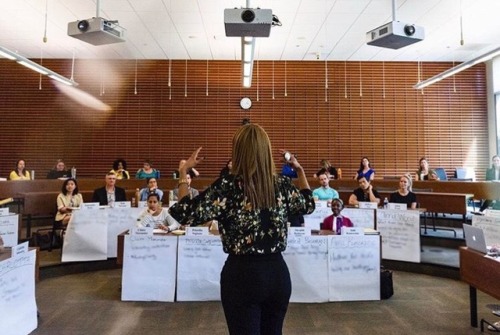 ✨TYRA BANKS TEACHING STANFORD BUSINESS STUDENTS ✨✨-Spreading that knowledge and magic1966mag.com