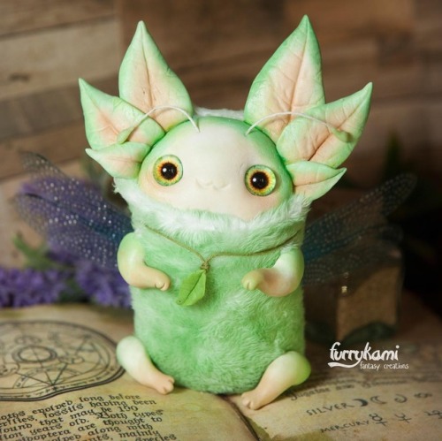 alicethegreatest:  sosuperawesome:  Art Dolls and Glow-in-the-Dark Resin Toys by Furrykami on Etsy S