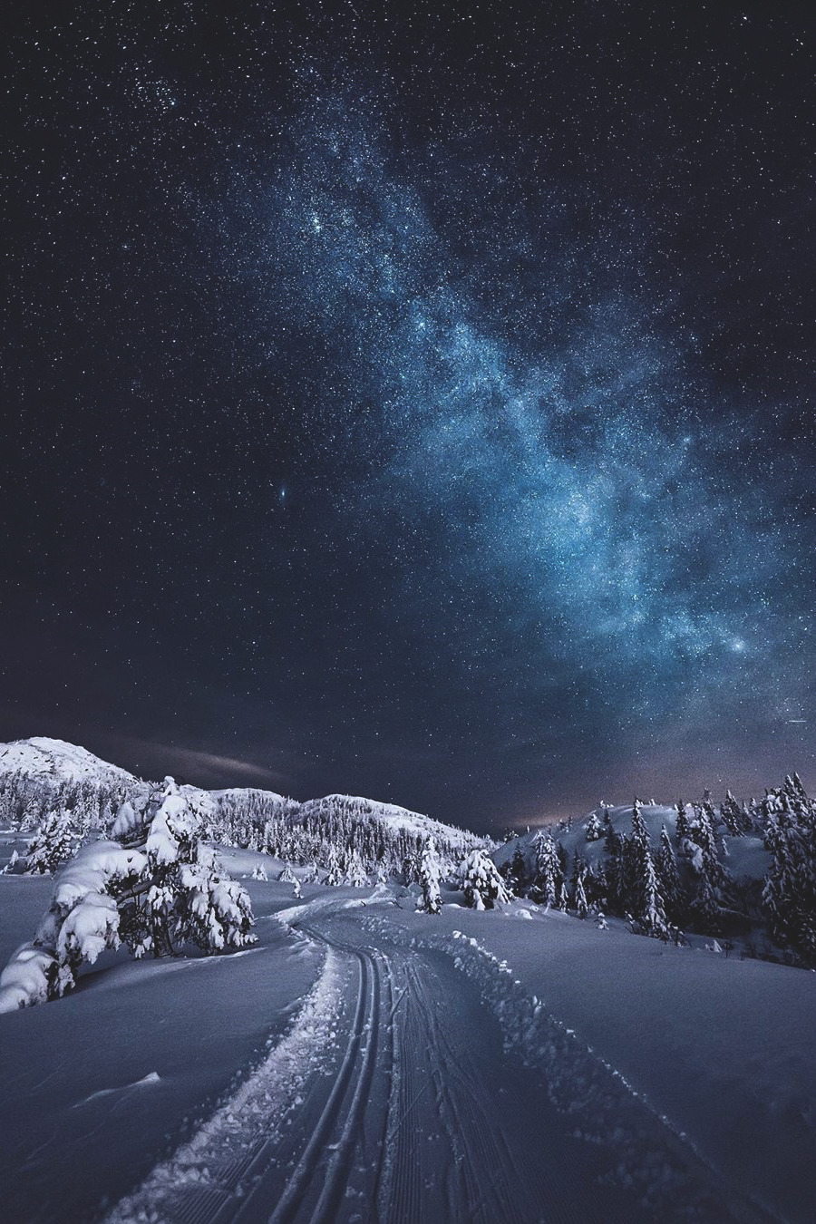 lsleofskye:  waiting for them winter nights | itserksenLocation:  Kongsberg, Buskerud